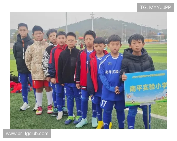 成华小学足球队最新排名揭晓 学生足球实力再创新高 成华小学足球队最新排名揭晓 学生足球实力再创新高