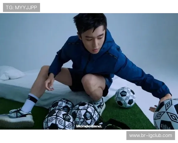 时尚男士足球服设计潮流解析打造运动与时尚完美融合的穿搭风格 时尚男士足球服设计潮流解析打造运动与时尚完美融合的穿搭风格